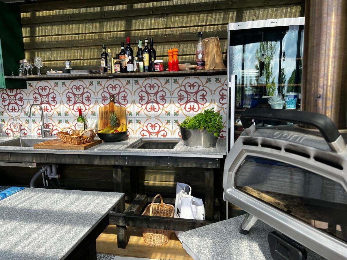 Vaettervy Glamping Hotel Habo Екстериор снимка