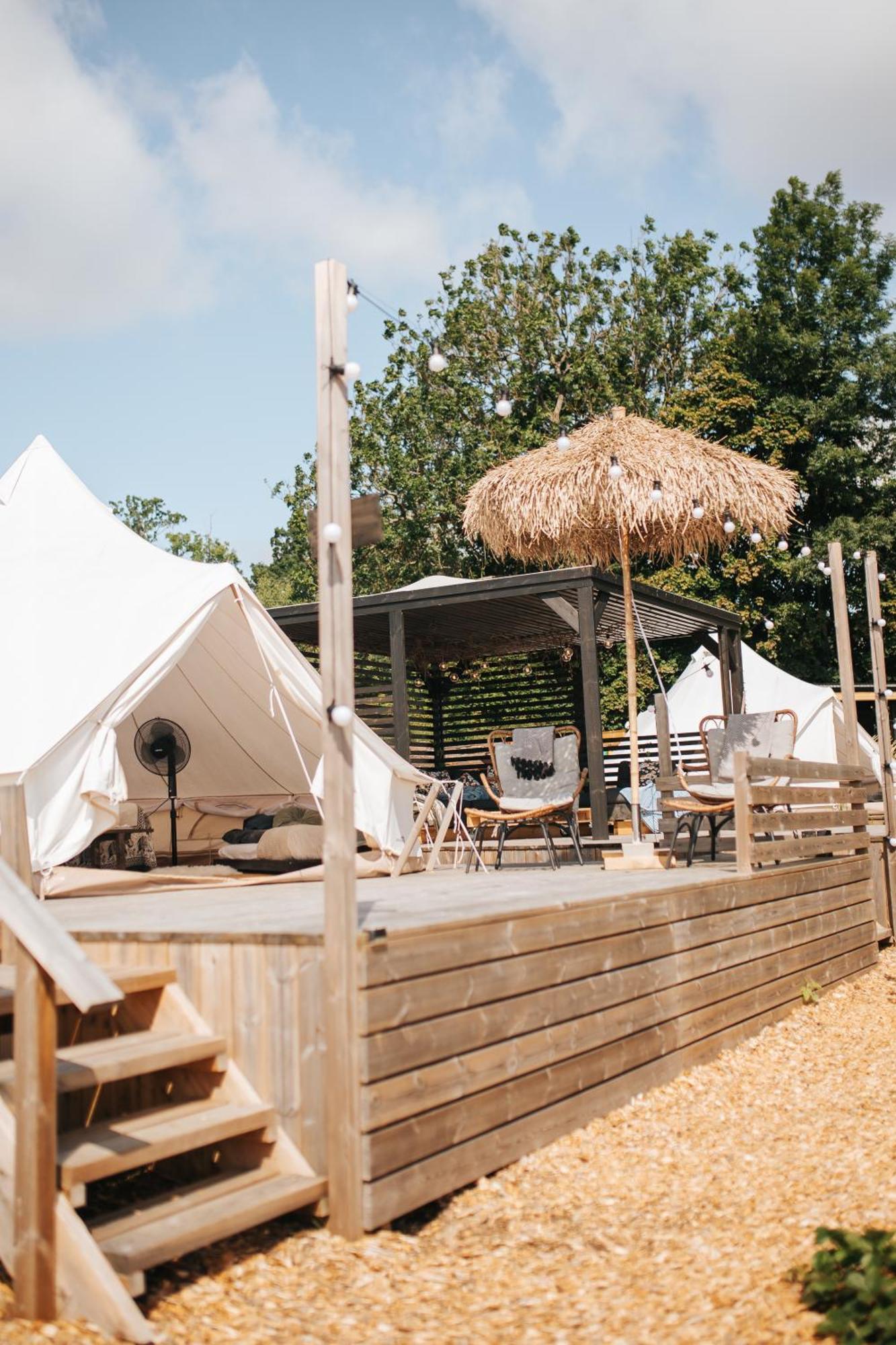 Vaettervy Glamping Hotel Habo Екстериор снимка